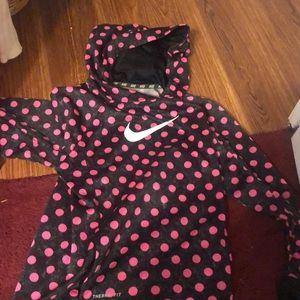 NWOT nike therma fit hoodie fits like l